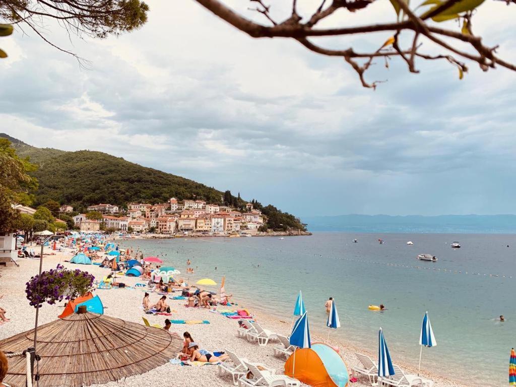 Apartments Kaki Nur 100 Meter Vom Strand Mošćenička Draga Exteriér fotografie