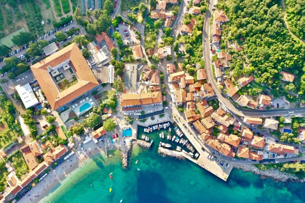 Apartments Kaki Nur 100 Meter Vom Strand Mošćenička Draga Exteriér fotografie